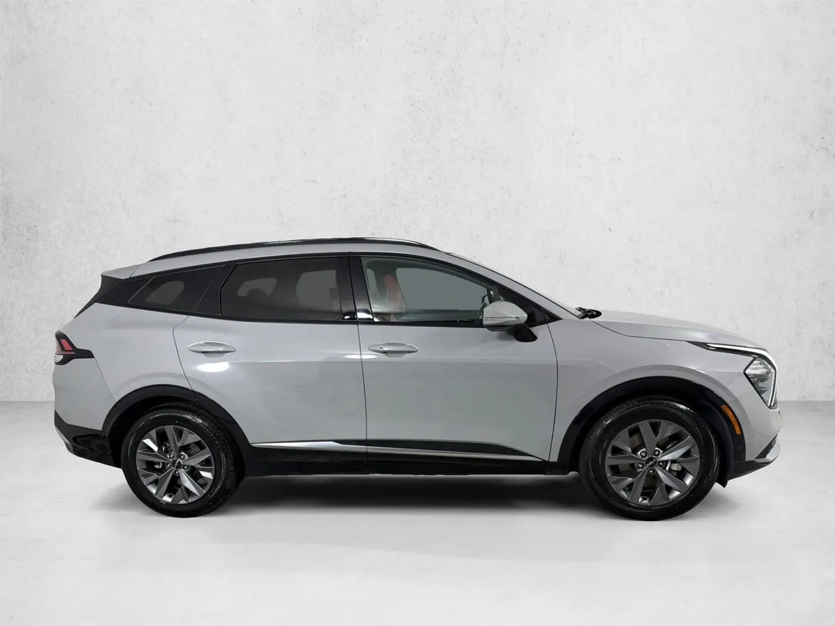 2023 Kia Sportage SX thumbnail 4