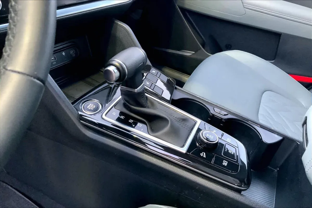 2023 Kia Sportage X-Line thumbnail 16