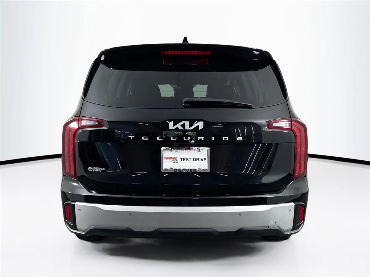 2023 Kia Telluride LX thumbnail 11
