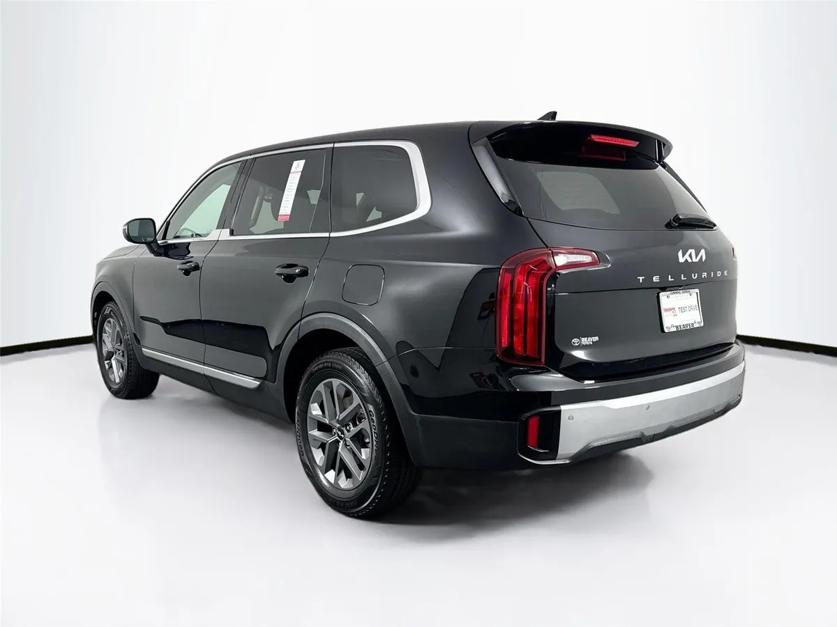 2023 Kia Telluride LX thumbnail 12