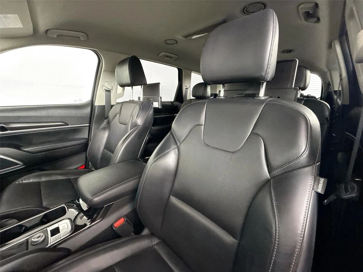 2023 Kia Telluride LX thumbnail 3