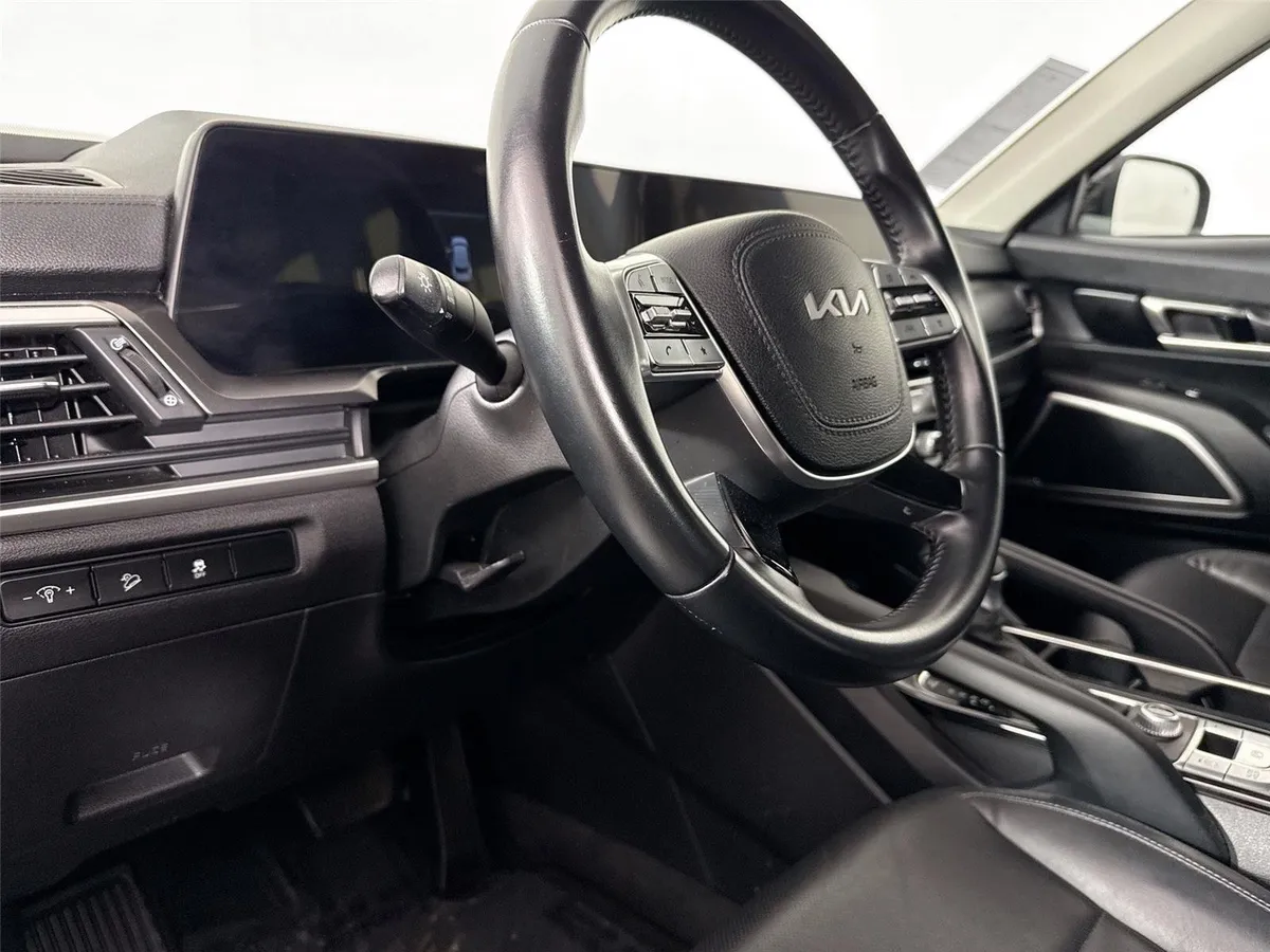 2023 Kia Telluride LX thumbnail 4