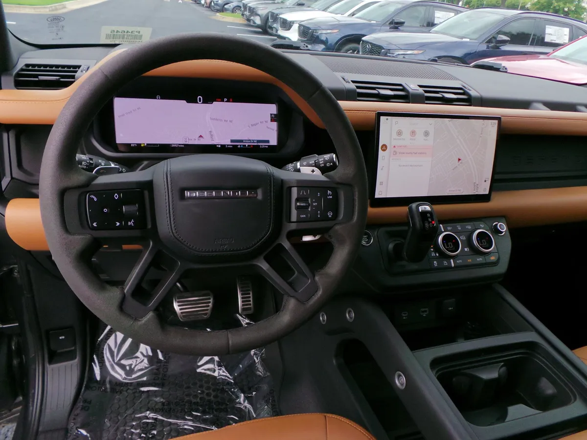 2023 Land Rover Defender V8 thumbnail 34