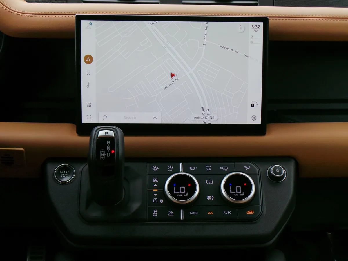 2023 Land Rover Defender V8 thumbnail 38