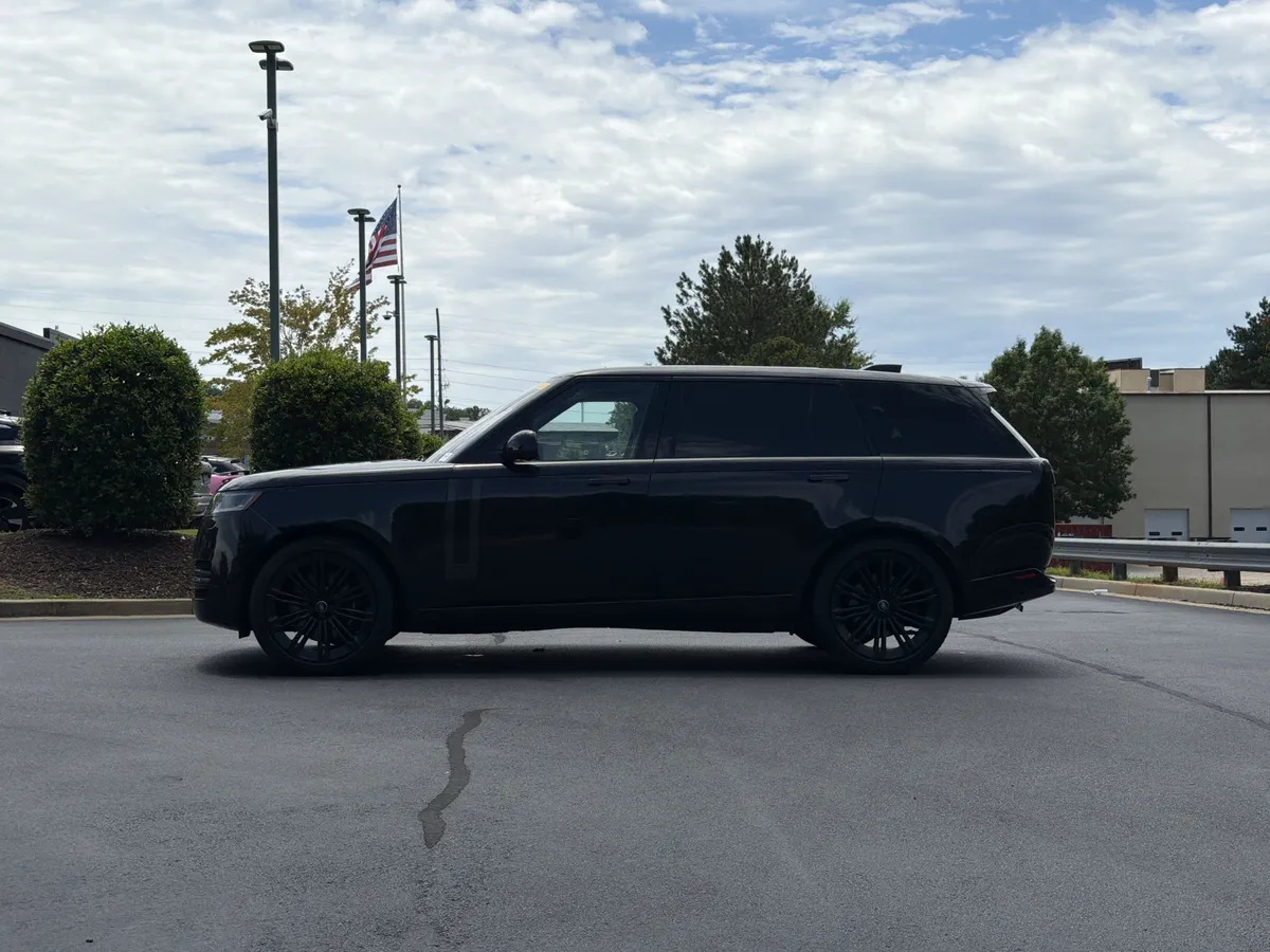 2023 Land Rover Range Rover First Edition thumbnail 14