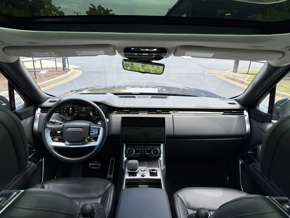 2023 Land Rover Range Rover First Edition thumbnail 17