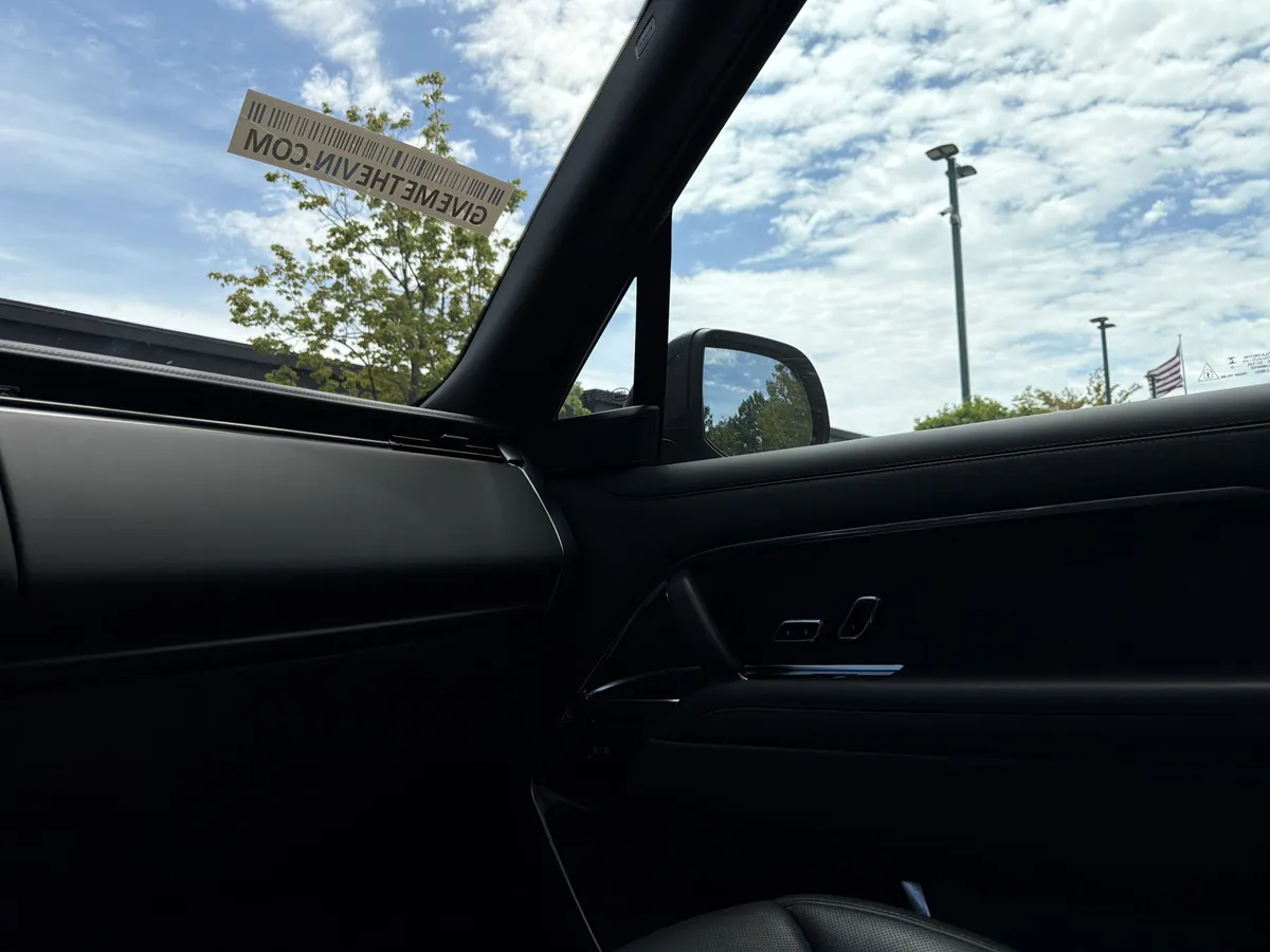 2023 Land Rover Range Rover First Edition thumbnail 18