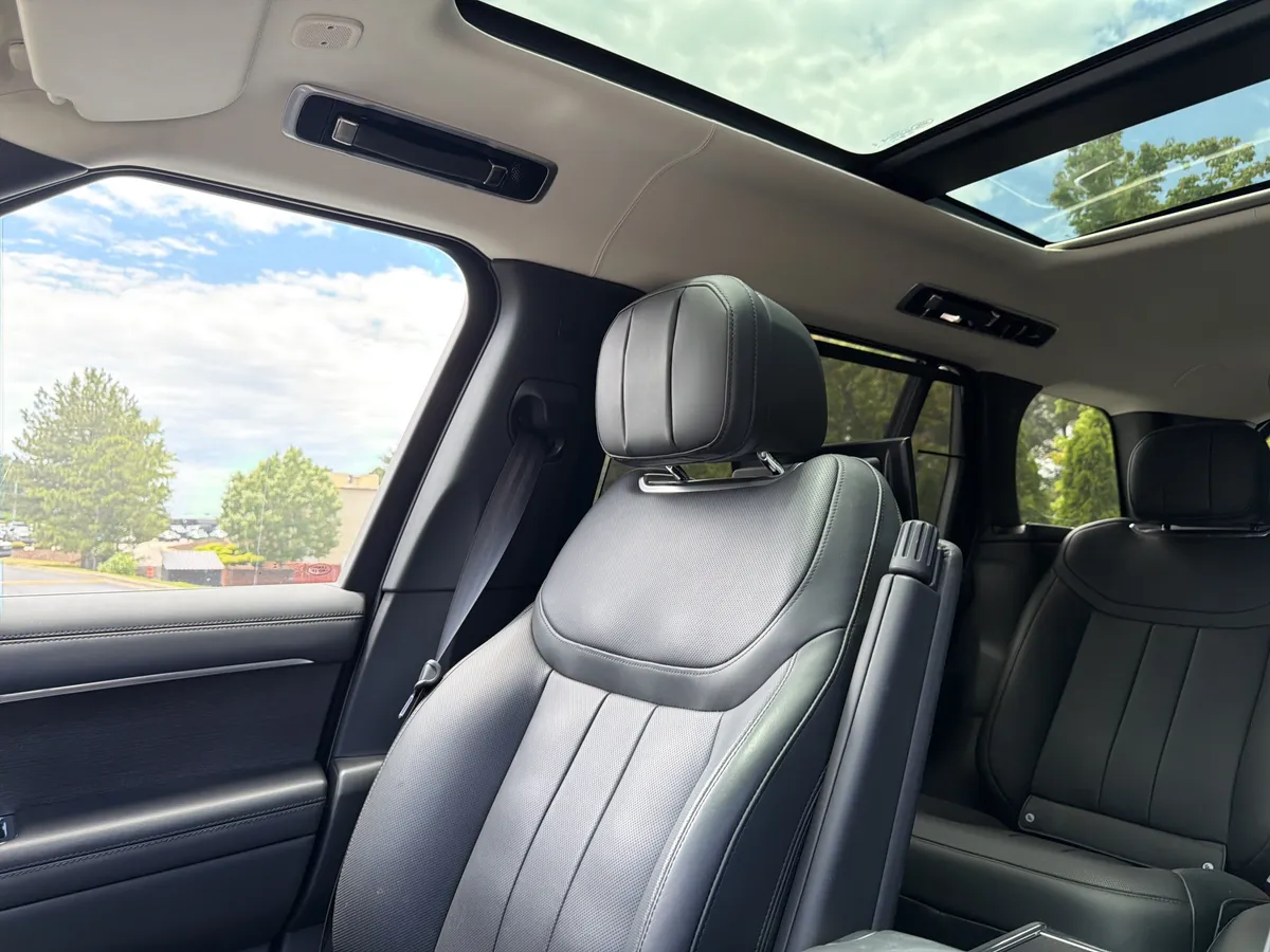 2023 Land Rover Range Rover First Edition thumbnail 19