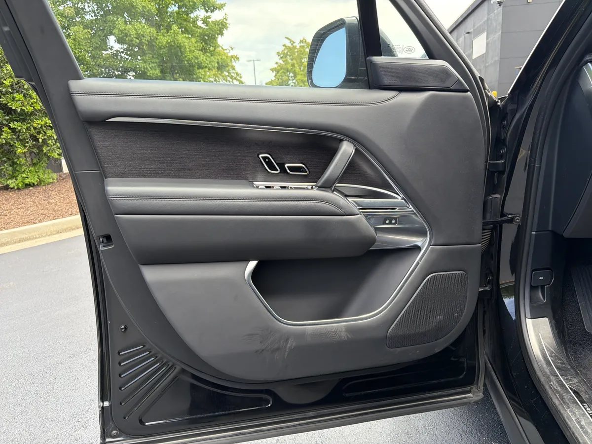 2023 Land Rover Range Rover First Edition thumbnail 21