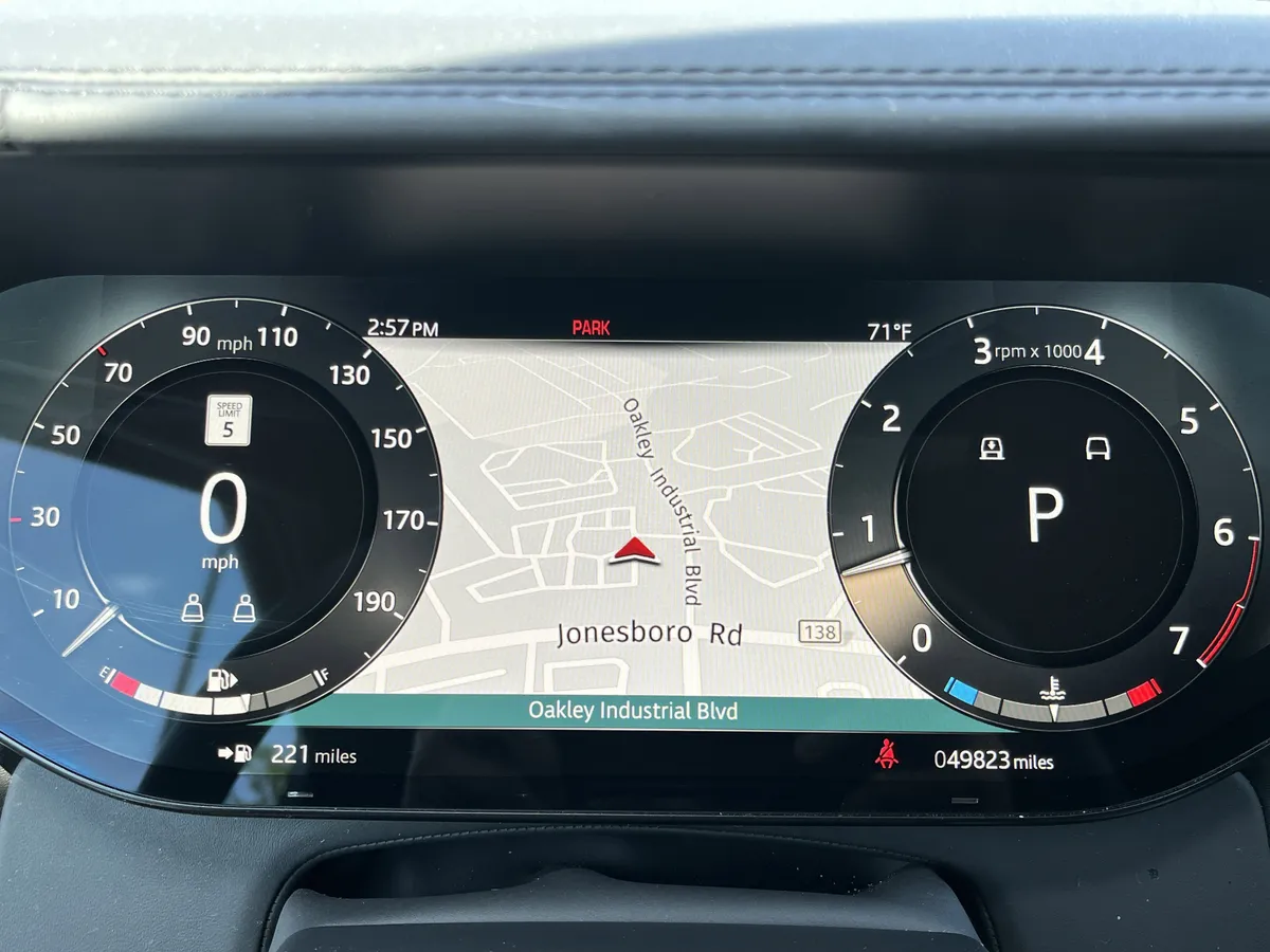 2023 Land Rover Range Rover SV thumbnail 10