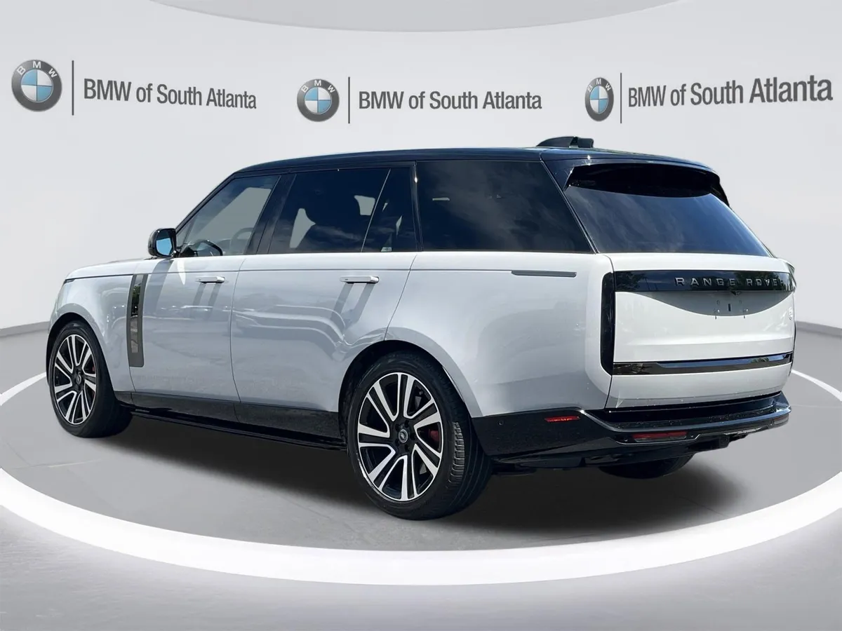 2023 Land Rover Range Rover SV thumbnail 22