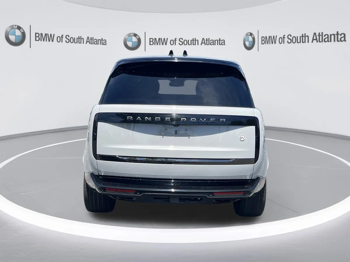 2023 Land Rover Range Rover SV thumbnail 23