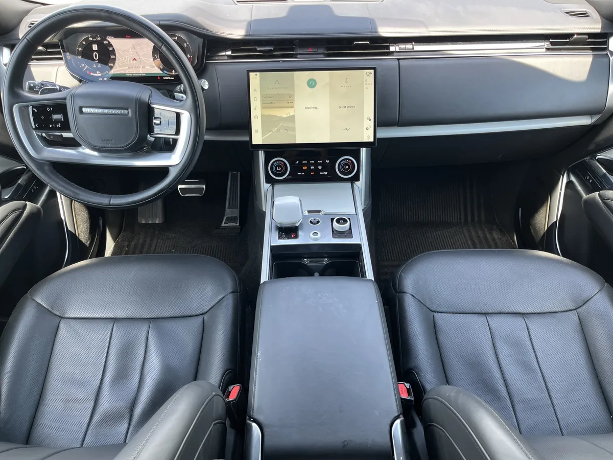 2023 Land Rover Range Rover SV thumbnail 3