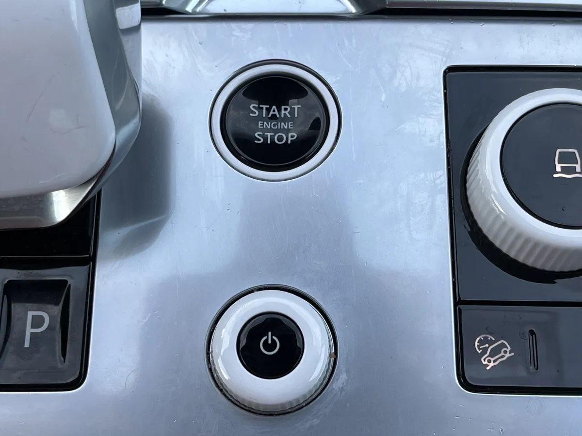 2023 Land Rover Range Rover SV thumbnail 8