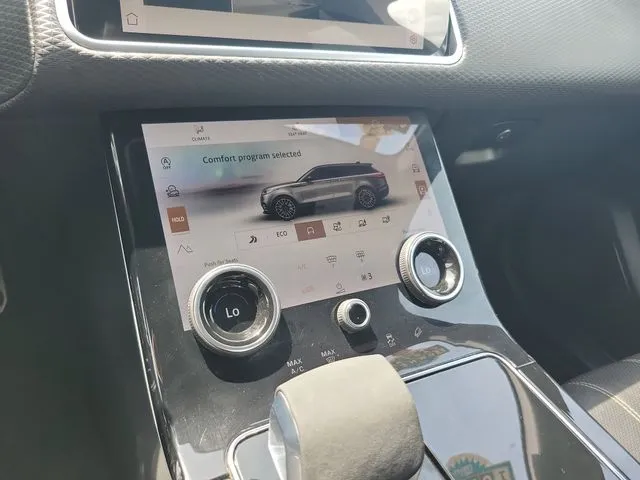 2023 Land Rover Range Rover Velar R-Dynamic S MHEV thumbnail 24