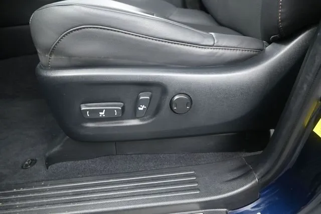2023 Lexus GX 460 thumbnail 12
