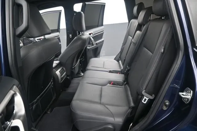 2023 Lexus GX 460 thumbnail 14