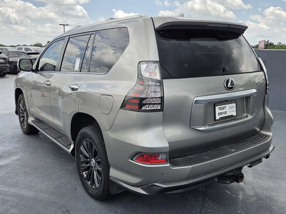 2023 LEXUS GX GX 460 Premium thumbnail 5