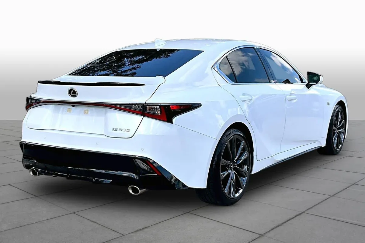 2023 Lexus IS 350 F SPORT thumbnail 13