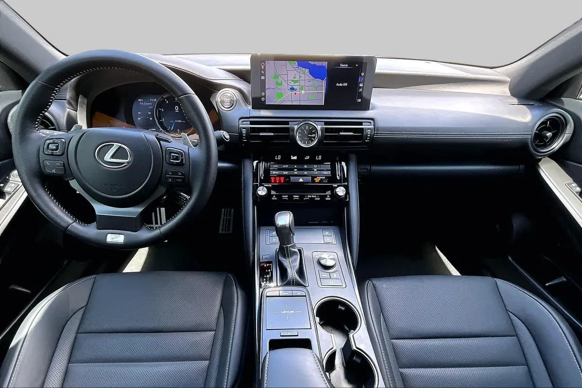 2023 Lexus IS 350 F SPORT thumbnail 16