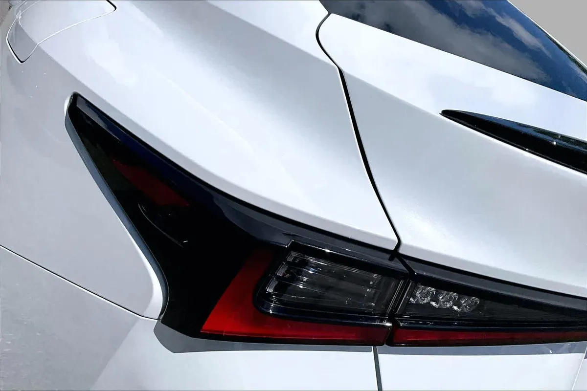 2023 Lexus IS 350 F SPORT thumbnail 29