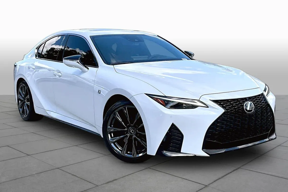 2023 Lexus IS 350 F SPORT thumbnail 3