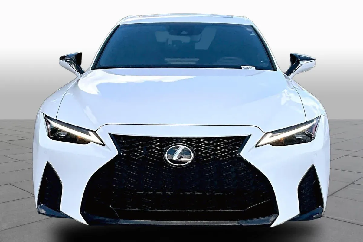 2023 Lexus IS 350 F SPORT thumbnail 4