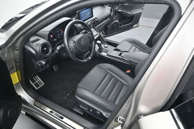 2023 Lexus IS 350 F SPORT thumbnail 5