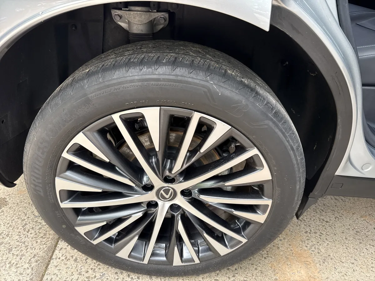 2023 Lexus RX RX 350 Premium thumbnail 17