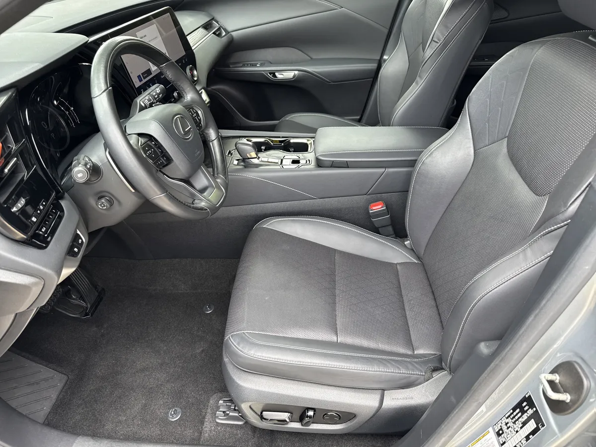 2023 Lexus RX RX 350 Premium thumbnail 9