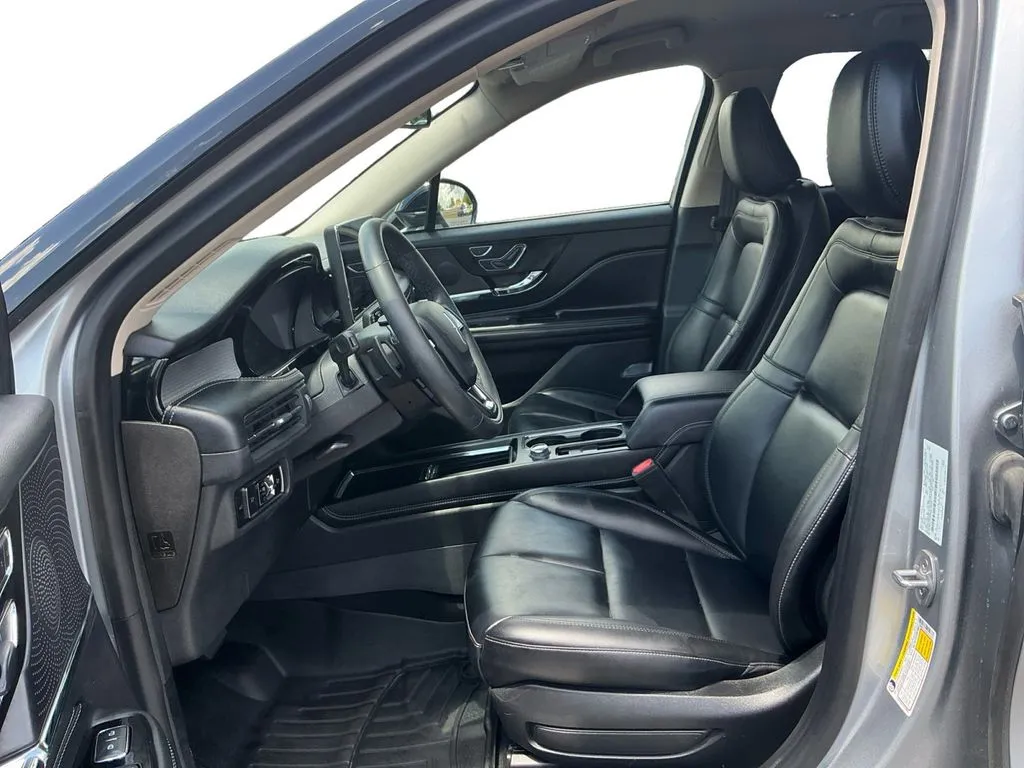 2023 Lincoln Corsair Standard thumbnail 14