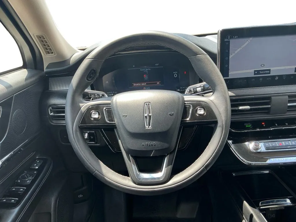 2023 Lincoln Corsair Standard thumbnail 18