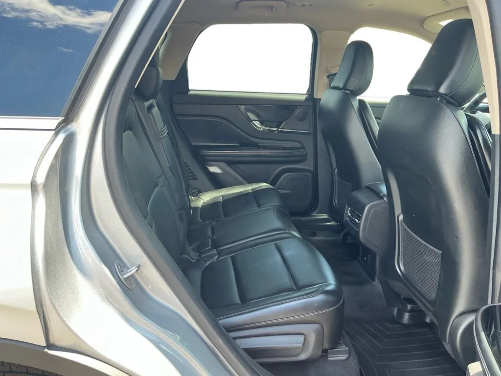 2023 Lincoln Corsair Standard thumbnail 23
