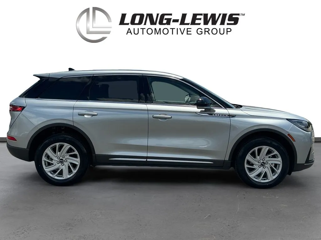 2023 Lincoln Corsair Standard thumbnail 8