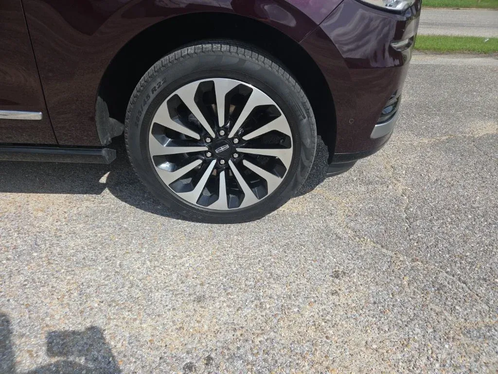 2023 Lincoln Navigator Reserve thumbnail 13