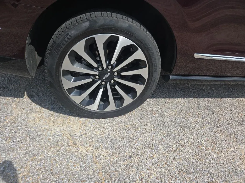 2023 Lincoln Navigator Reserve thumbnail 14