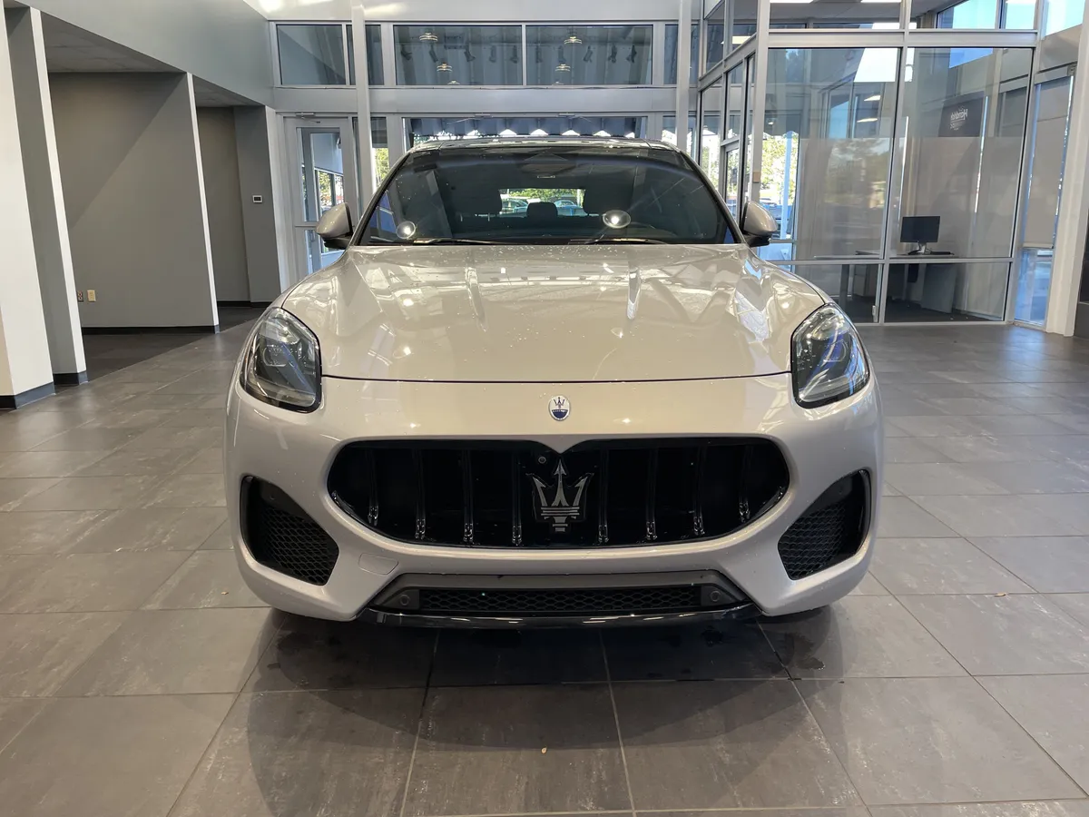 2023 Maserati Grecale Modena thumbnail 2