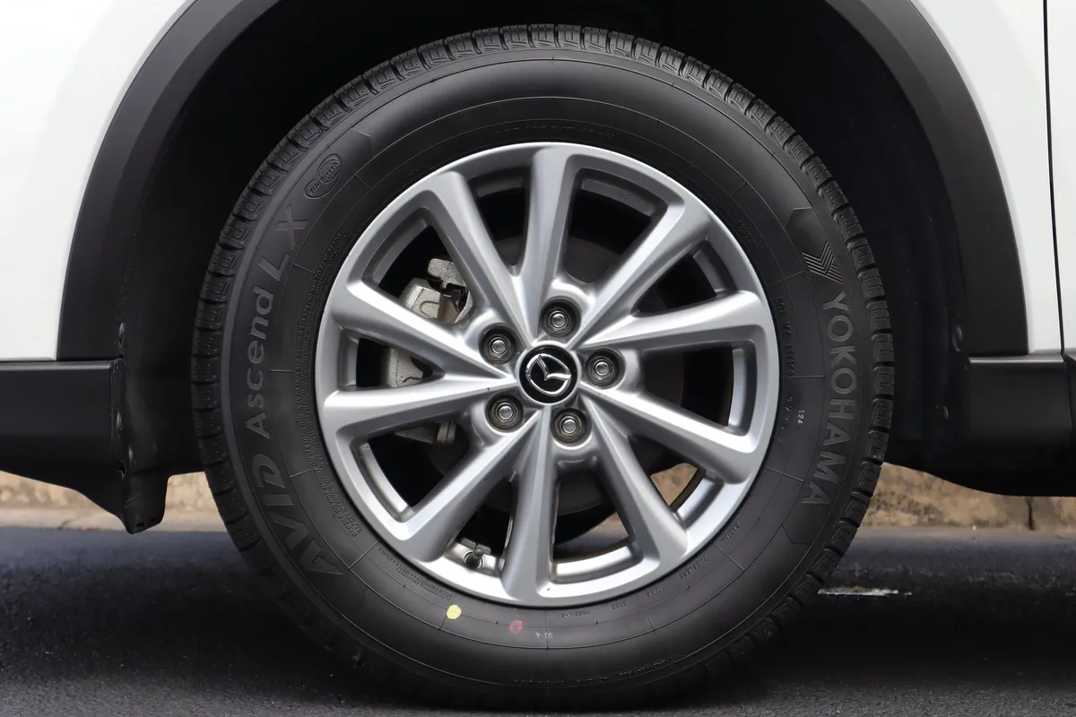 2023 Mazda CX-5 2.5 S Preferred Package thumbnail 5