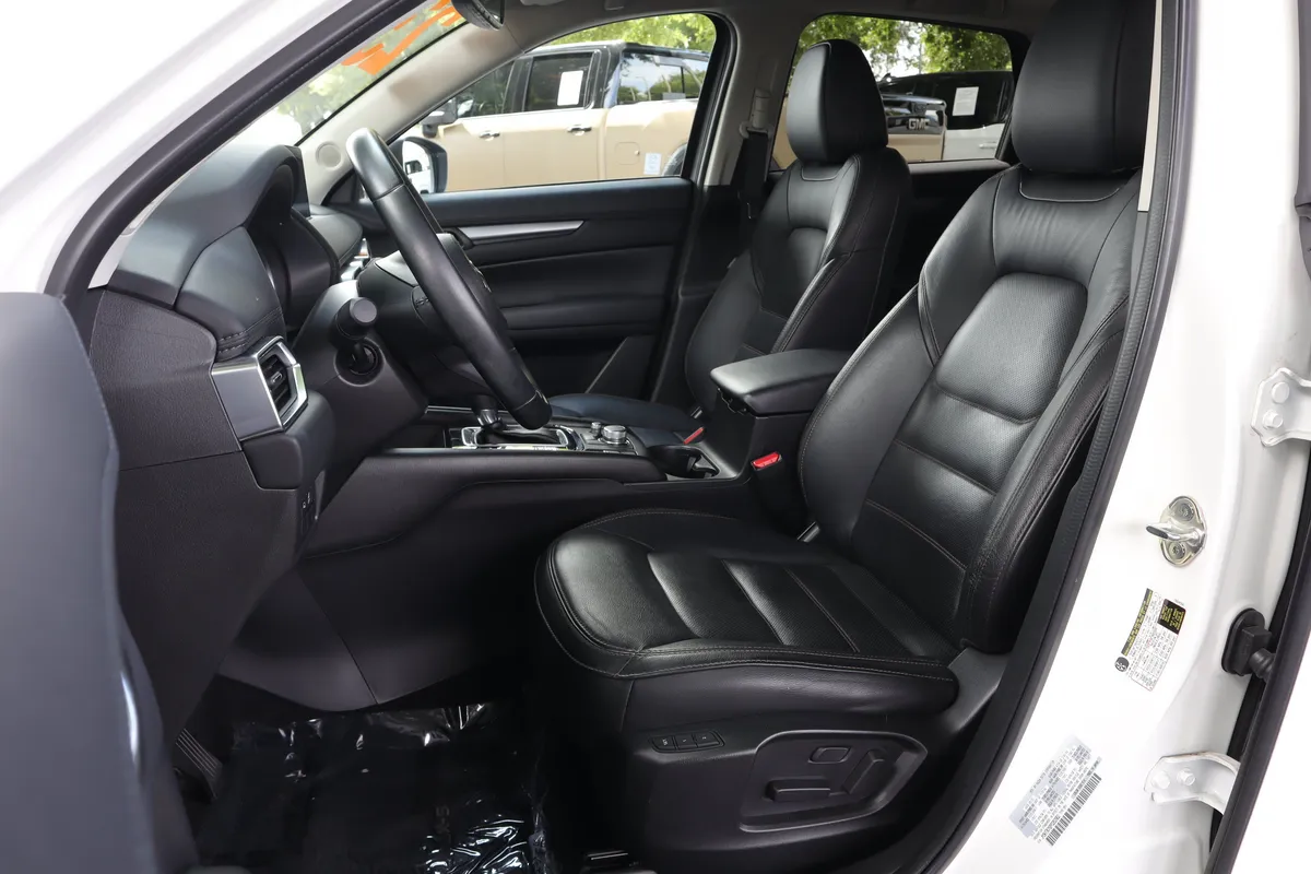 2023 Mazda CX-5 2.5 S Preferred Package thumbnail 8