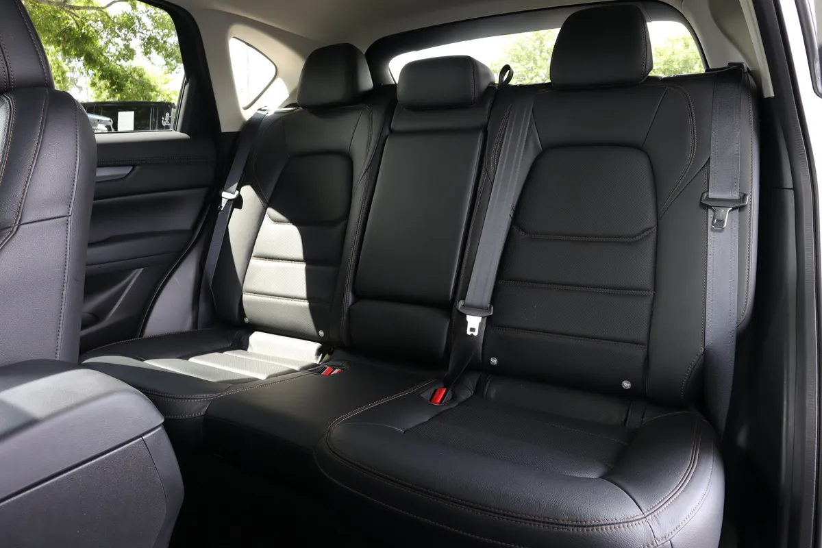 2023 Mazda CX-5 2.5 S Preferred Package thumbnail 9
