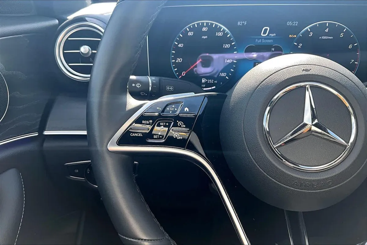 2023 Mercedes-Benz E 450 E 450 thumbnail 24