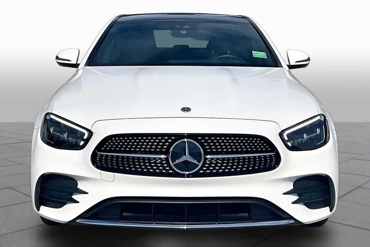 2023 Mercedes-Benz E 450 E 450 thumbnail 4