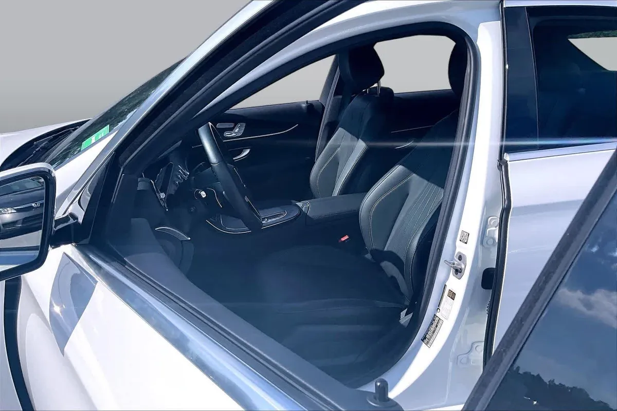 2023 Mercedes-Benz E 450 E 450 thumbnail 8