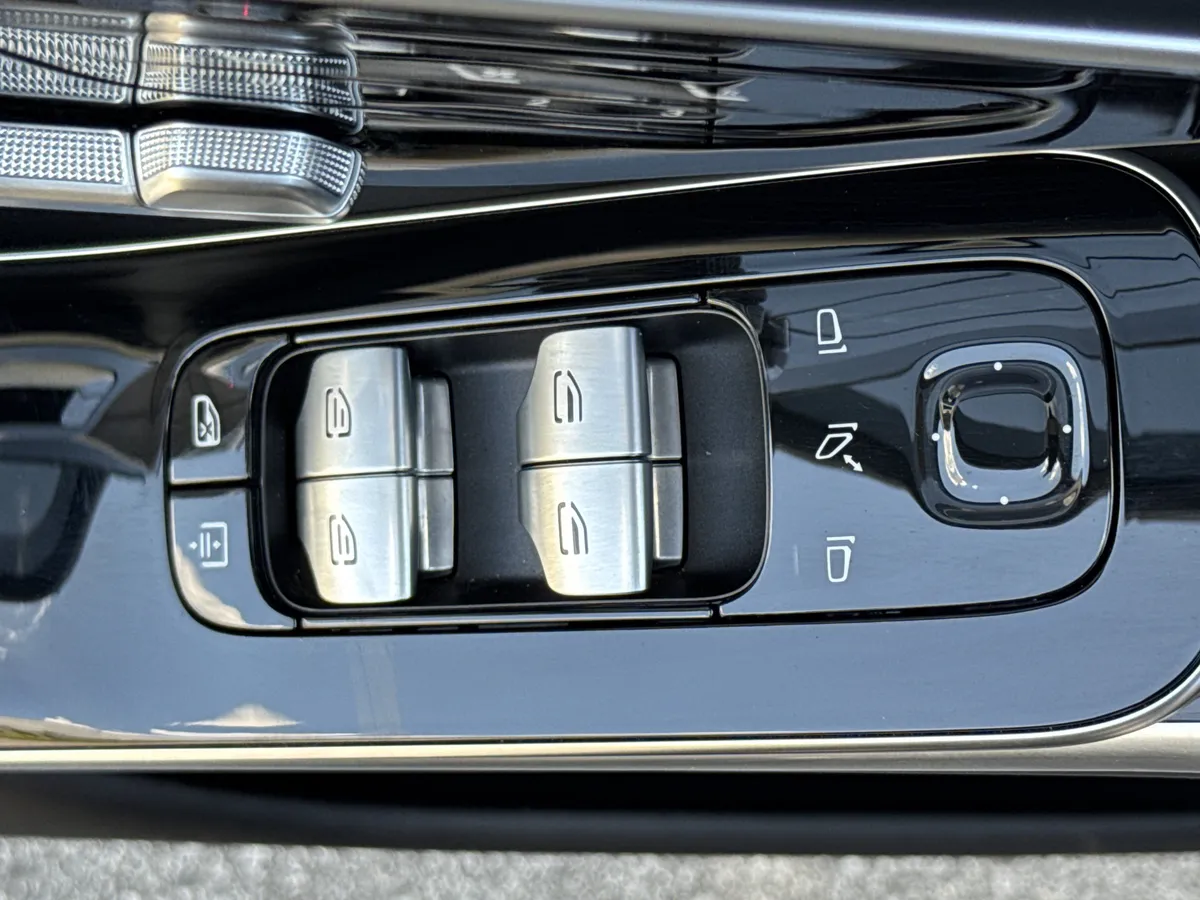 2023 Mercedes-Benz S-Class Maybach S 580 thumbnail 15