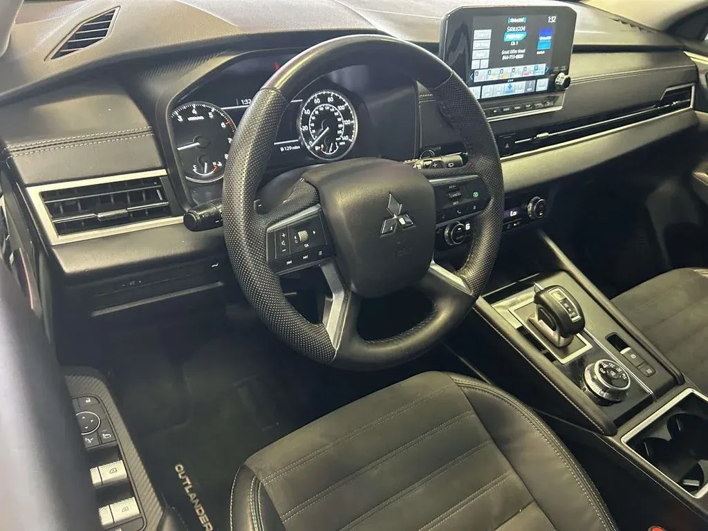 2023 Mitsubishi Outlander SE Special Edition thumbnail 13