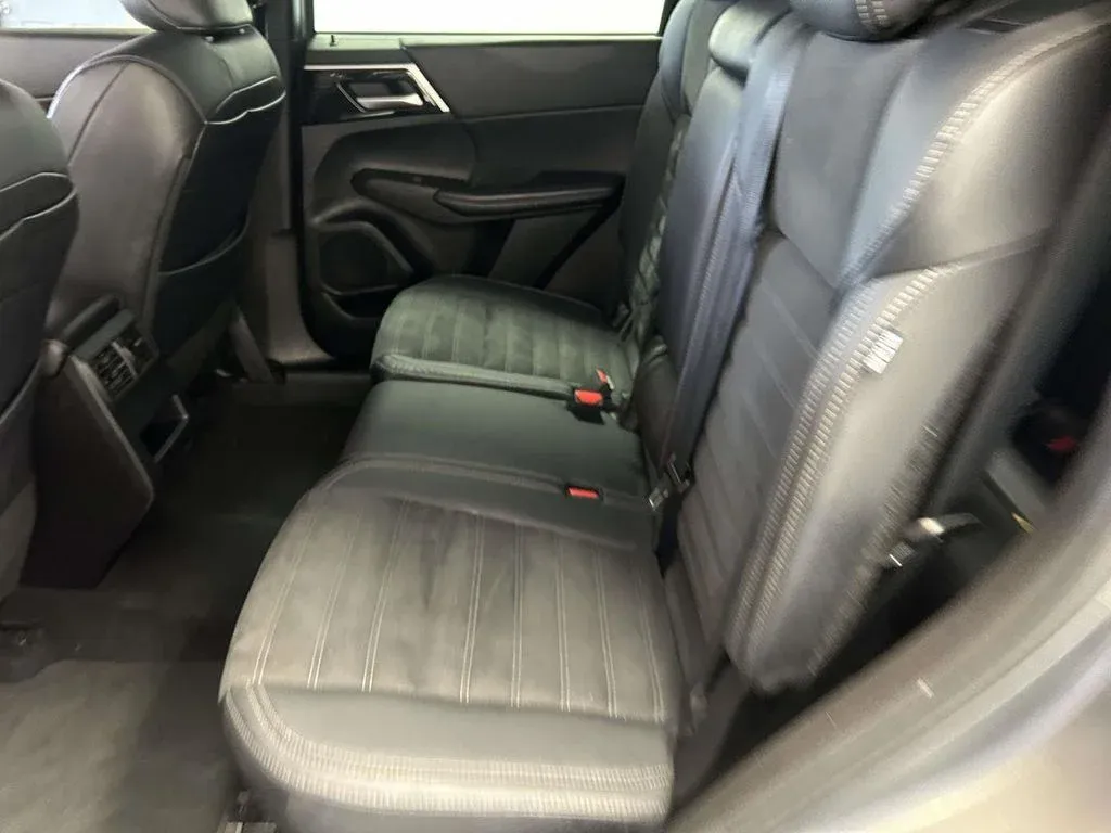 2023 Mitsubishi Outlander SE Special Edition thumbnail 15