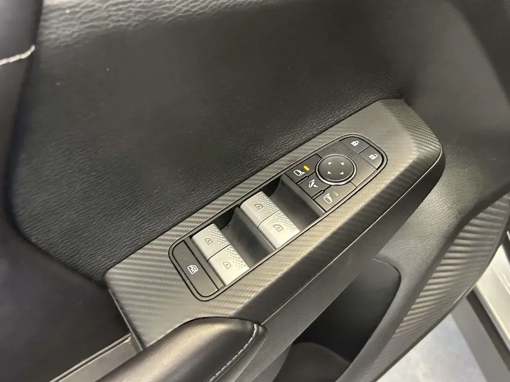 2023 Mitsubishi Outlander SE Special Edition thumbnail 18