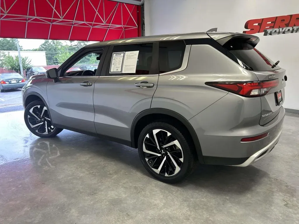 2023 Mitsubishi Outlander SE Special Edition thumbnail 6