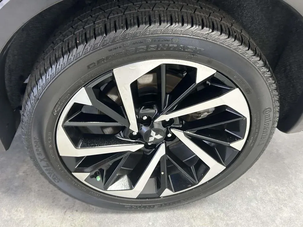 2023 Mitsubishi Outlander SE Special Edition thumbnail 9