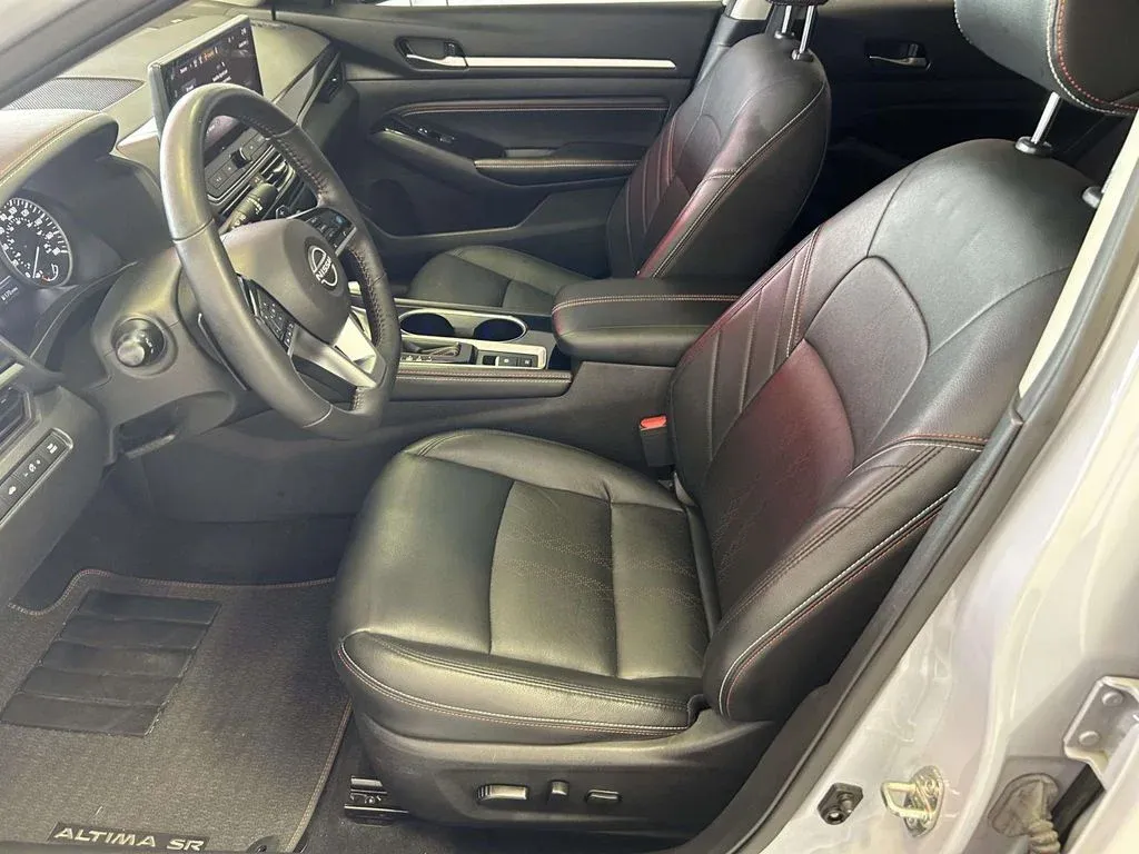 2023 Nissan Altima 2.0 SR thumbnail 17